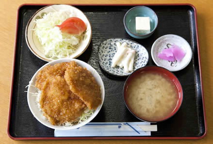 ソースカツ丼定食 450円